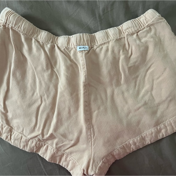 Women’s RVCA short - Picture 2 of 3